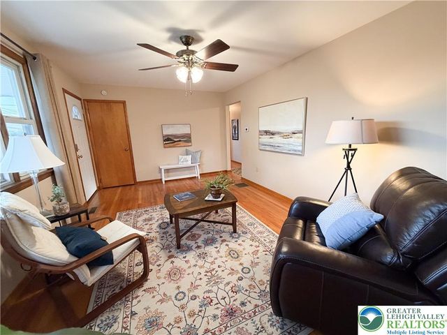 79 Gum, Upper Nazareth Twp, PA 18064