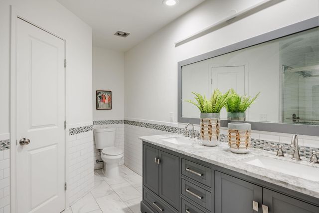 1003 Glen Oaks CT, Austin, TX 78702
