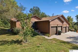 7806 Read Plaza, Omaha, NE 68122