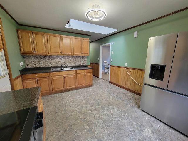 223 Melrose Street, Manchester, NH 03109