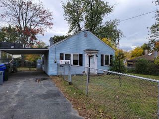 223 Melrose Street, Manchester, NH 03109