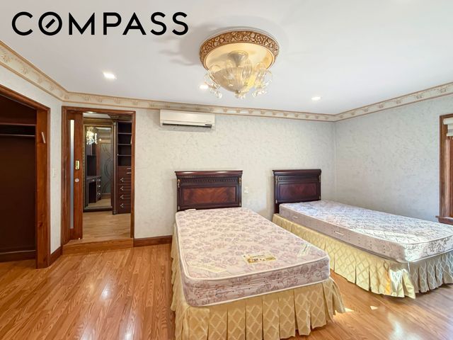 3731 Maple Avenue, New York City, NY 11224