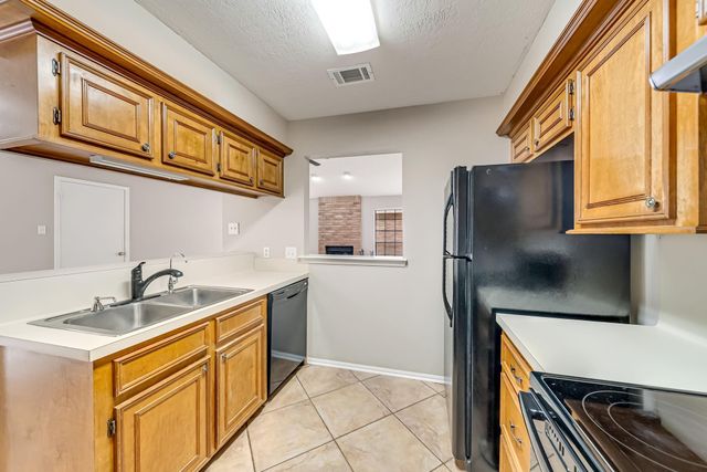 12038 Texas National Boulevard, Willis, TX 77378