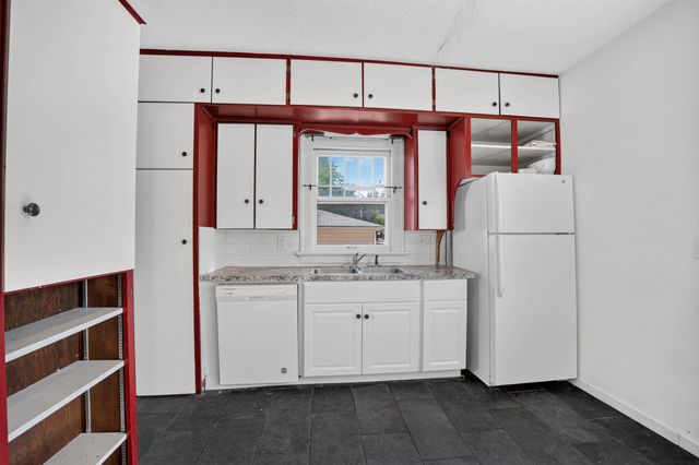 110 E 15th Street, Cedar Falls, IA 50613