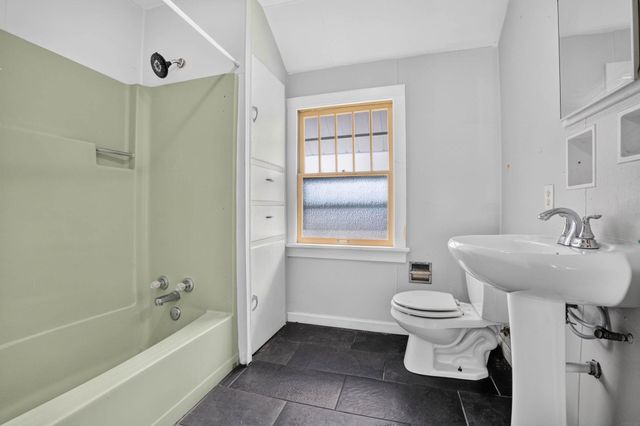 110 E 15th Street, Cedar Falls, IA 50613