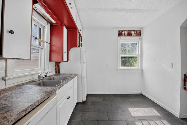 110 E 15th Street, Cedar Falls, IA 50613