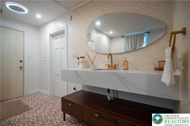 2115 Gruver Avenue, Palmer Twp, PA 18045