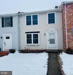 8392 SHADY GROVE CIR, Manassas, VA 20110