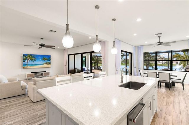 9344 Glenforest DR, Naples, FL 34120