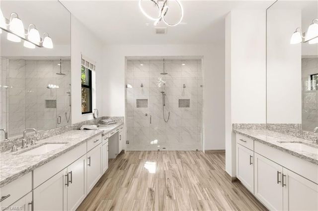 9344 Glenforest DR, Naples, FL 34120