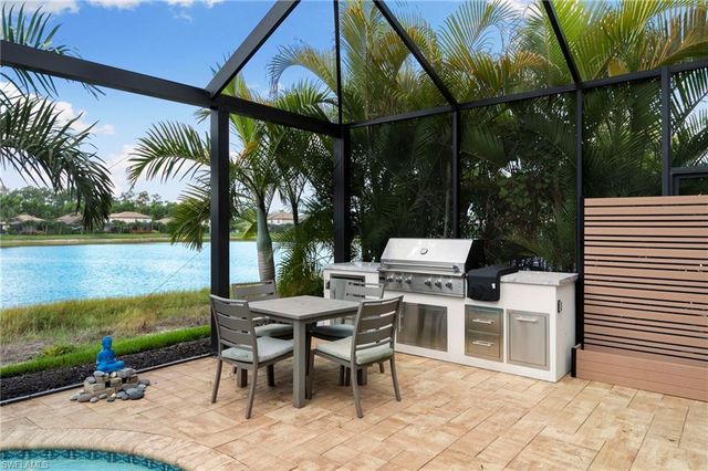 9344 Glenforest DR, Naples, FL 34120