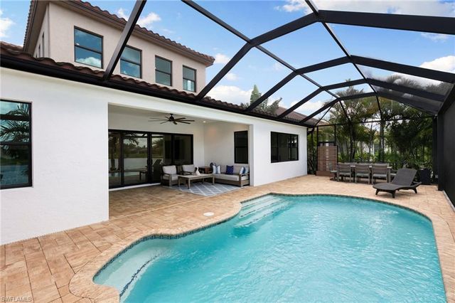 9344 Glenforest DR, Naples, FL 34120