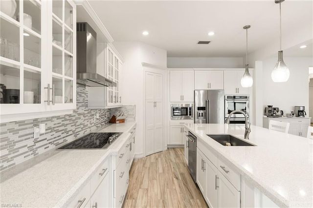 9344 Glenforest DR, Naples, FL 34120