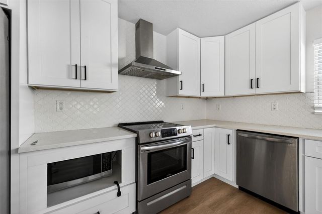 4618 W PEARL AVENUE, Tampa, FL 33611