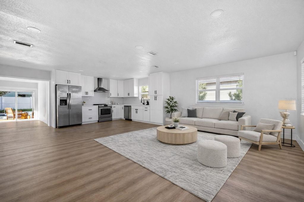 Image 2 of property listing at 4618 W PEARL AVENUE, Tampa, FL 33611