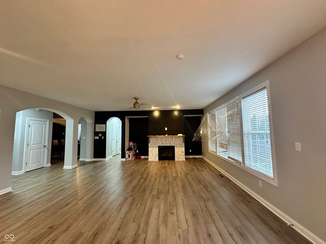 1512 Tuscany Drive, Greenwood, IN 46143