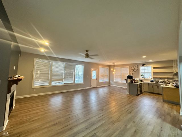 1512 Tuscany Drive, Greenwood, IN 46143