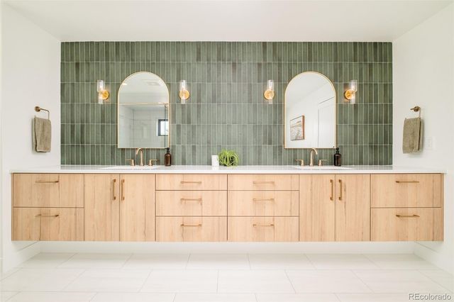 2485 Oak Street, Denver, CO 80212