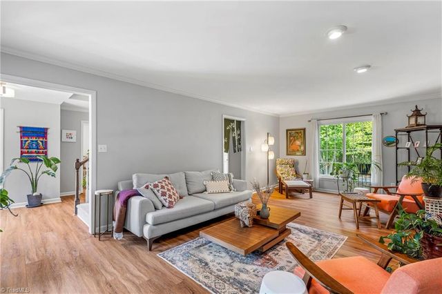 4009 Clarendon Avenue, Winston-salem, NC 27106