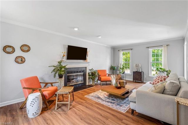 4009 Clarendon Avenue, Winston-salem, NC 27106