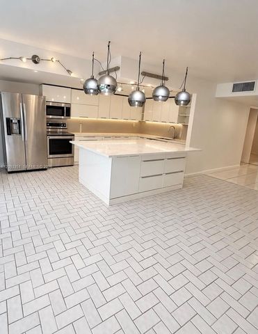712 NE 26th Avenue, Hallandale Beach, FL 33009