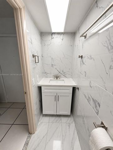 712 NE 26th Avenue, Hallandale Beach, FL 33009