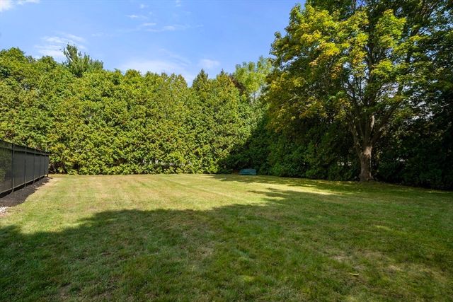 28 Lorna Dr, Auburn, MA 01501