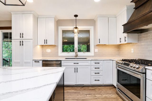 33080 Fox Creek Drive, Waukee, IA 50263