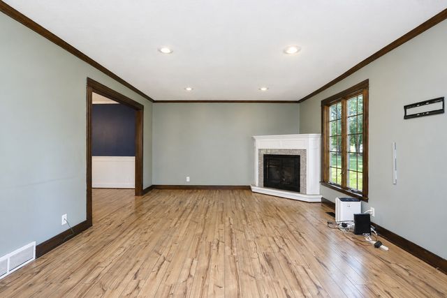 33080 Fox Creek Drive, Waukee, IA 50263
