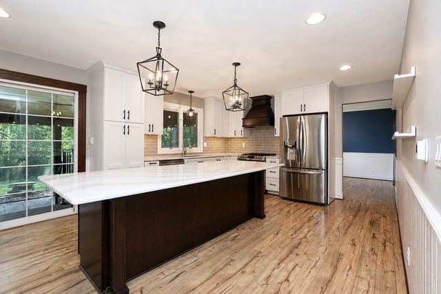 33080 Fox Creek Drive, Waukee, IA 50263