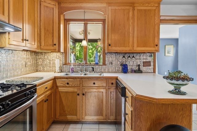 20 Kane Street, Fairhaven, MA 02719