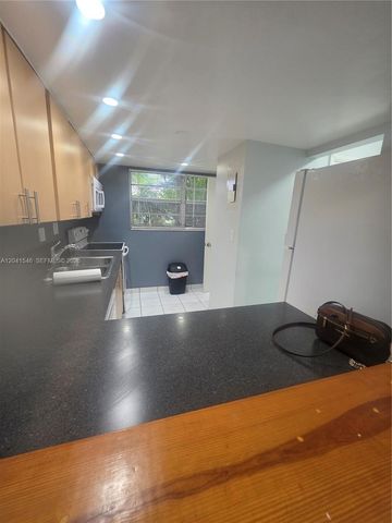 8101 SW 73rd Ave 09, Miami, FL 33143