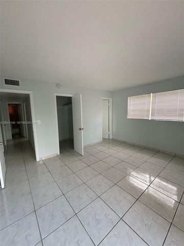 8101 SW 73rd Ave 09, Miami, FL 33143