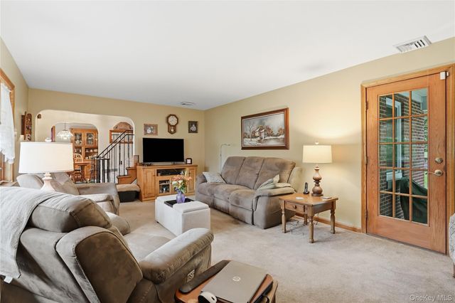25 E Willow Street, Beacon, NY 12508