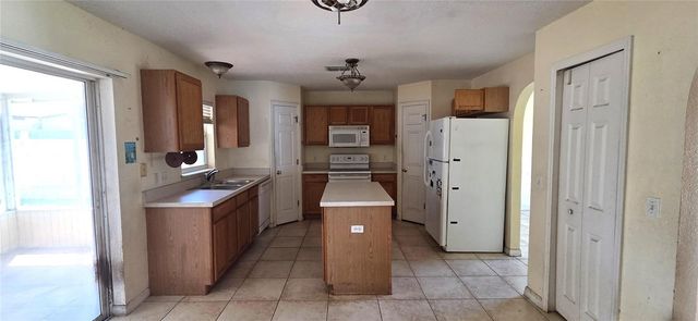 810 DENGAR AVENUE, Haines City, FL 33844