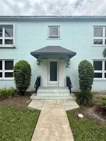 7715 SW 57th Ave 3, Miami, FL 33143