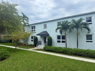 7715 SW 57th Ave 3, Miami, FL 33143
