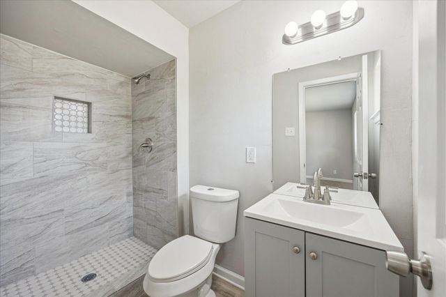 5922 Fontenelle Drive, Houston, TX 77035