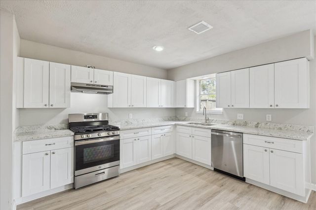 5922 Fontenelle Drive, Houston, TX 77035