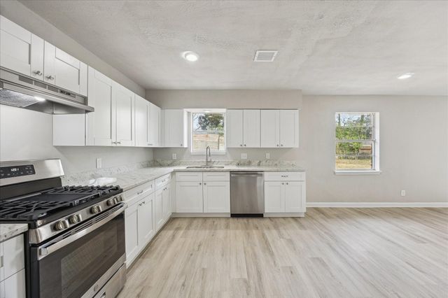 5922 Fontenelle Drive, Houston, TX 77035