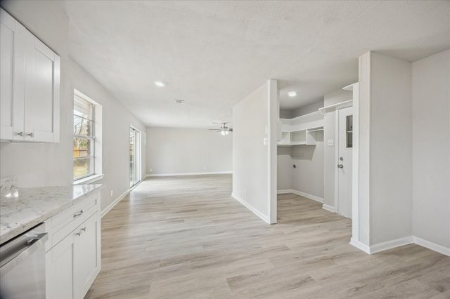 5922 Fontenelle Drive, Houston, TX 77035