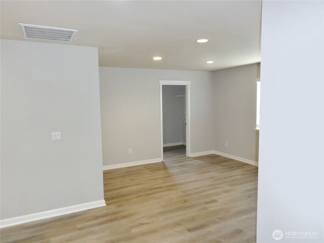 21304 SE 258th Place, Maple Valley, WA 98038