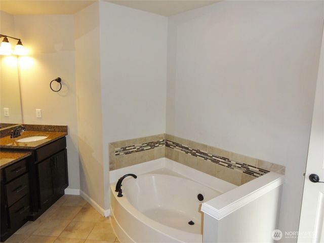21304 SE 258th Place, Maple Valley, WA 98038