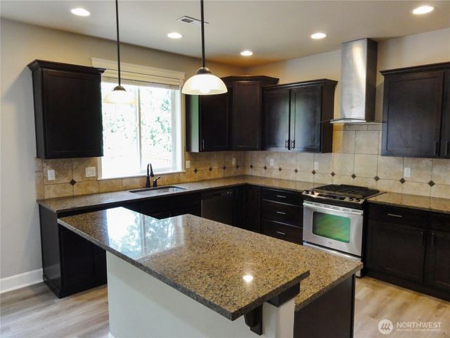 21304 SE 258th Place, Maple Valley, WA 98038