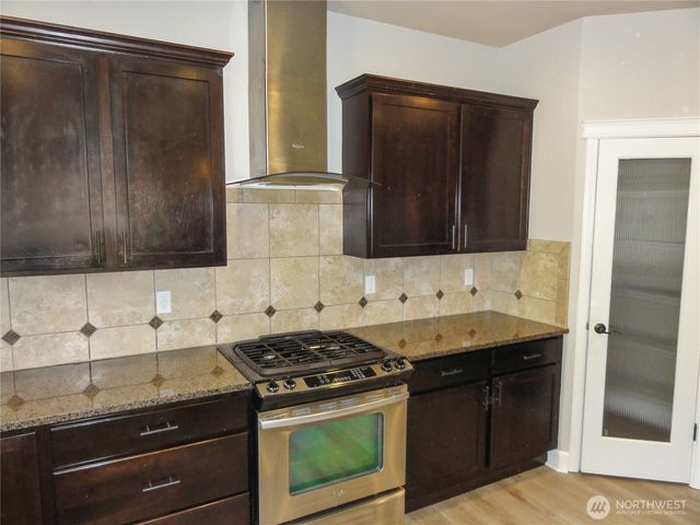 21304 SE 258th Place, Maple Valley, WA 98038