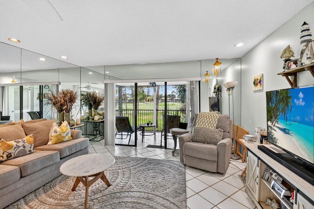 7 Southport Lane B, Boynton Beach, FL 33436