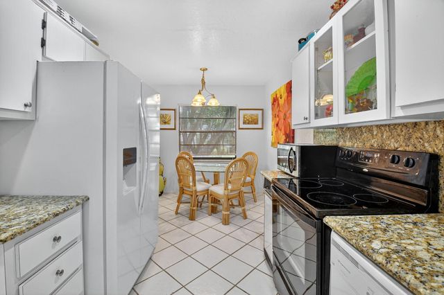 7 Southport Lane B, Boynton Beach, FL 33436