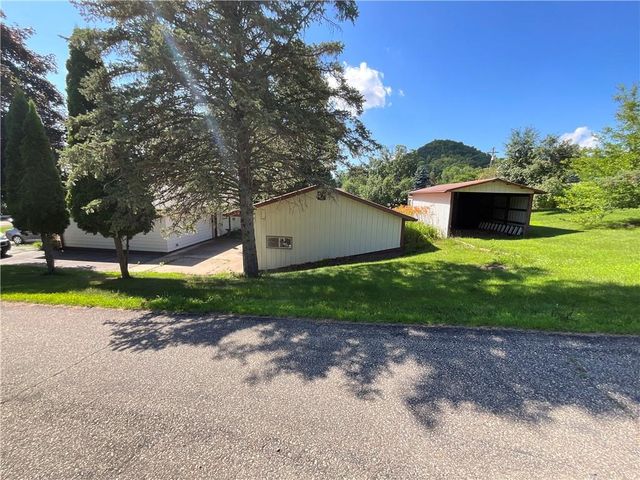 W12414 State Highway 35, Stockholm, WI 54769