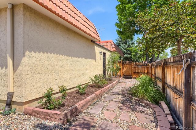 1457 S Salem Way, Aurora, CO 80012
