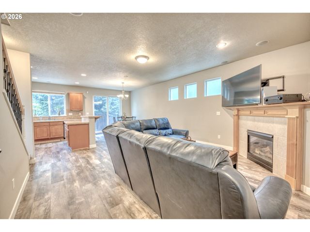 3518 Se PINEWOOD Ave, Hillsboro, OR 97123